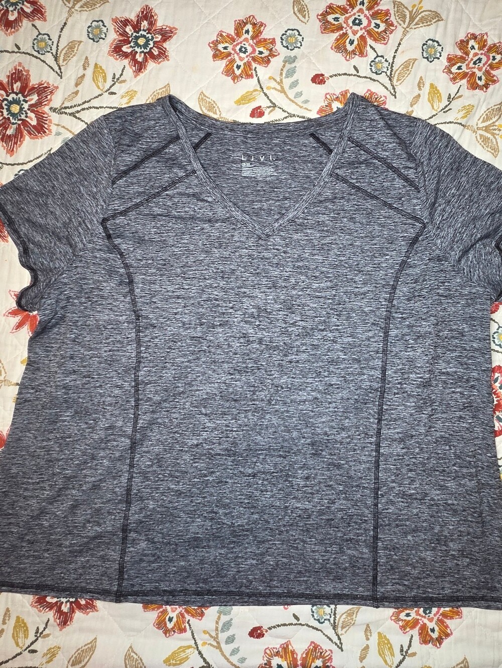 LIVI Lane Bryant gray athletic shirt, size 18/20